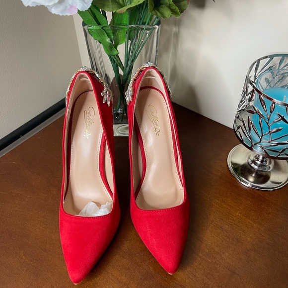 Never worn before - Picture 2 of 6